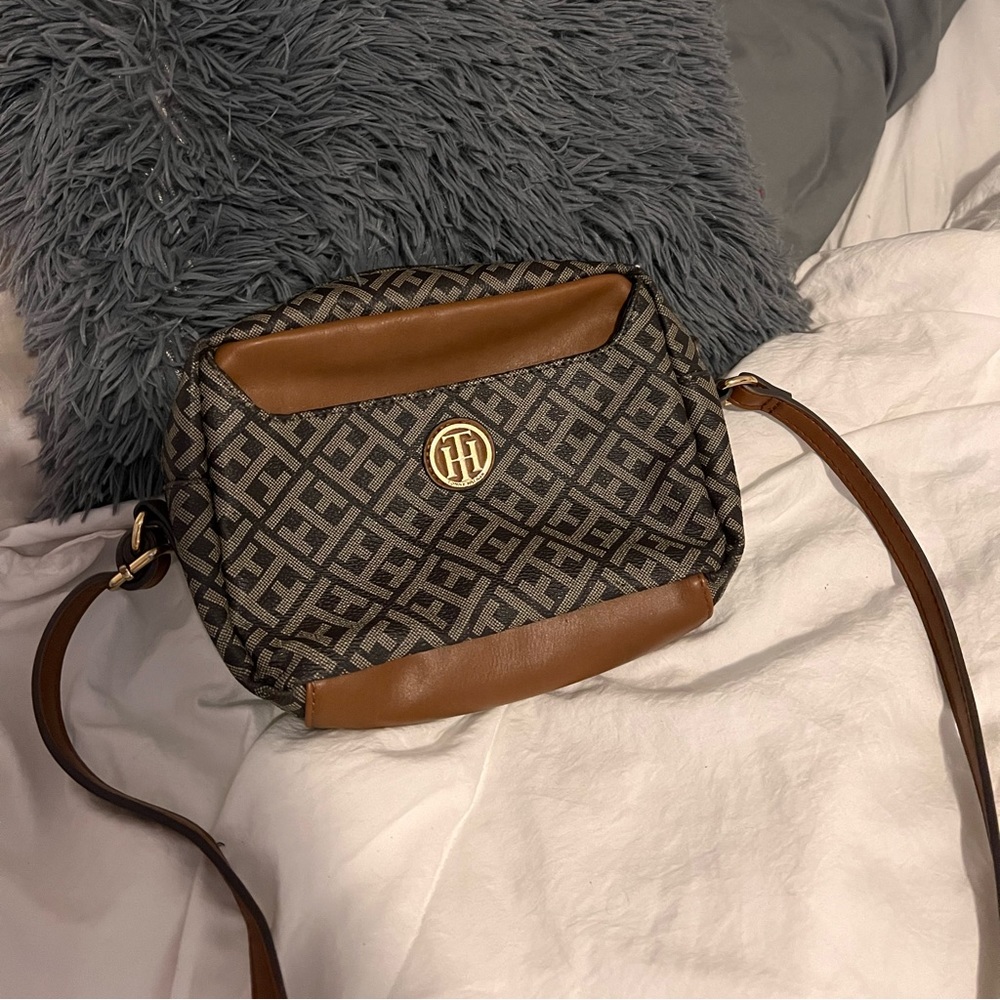 tommy hilfiger purse